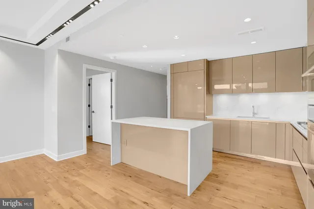 $1,200,000 | 1781 North Pierce Street, Unit 1404, Arlington, VA 22209