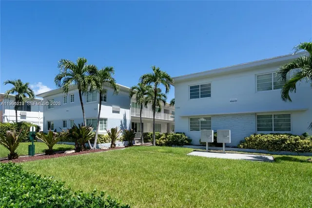 $1,800 | 7325 Carlyle Avenue, Unit 8, Miami Beach, FL 33141