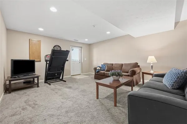 $320,000 | 184 Southern Valley Court, Mars, PA 16046