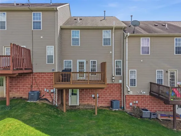 $320,000 | 184 Southern Valley Court, Mars, PA 16046