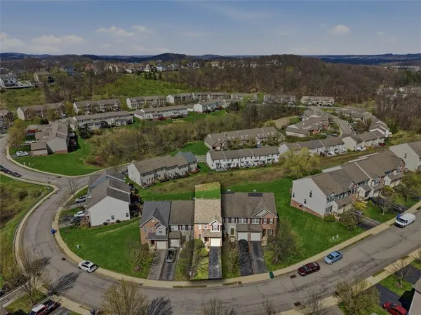 $320,000 | 184 Southern Valley Court, Mars, PA 16046
