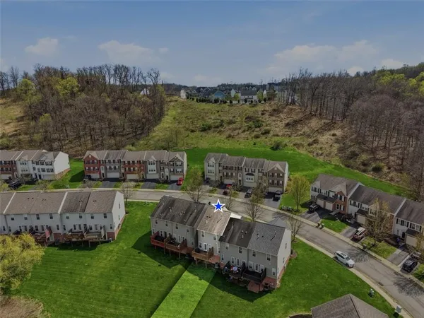 $320,000 | 184 Southern Valley Court, Mars, PA 16046