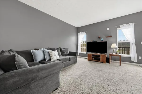 $320,000 | 184 Southern Valley Court, Mars, PA 16046