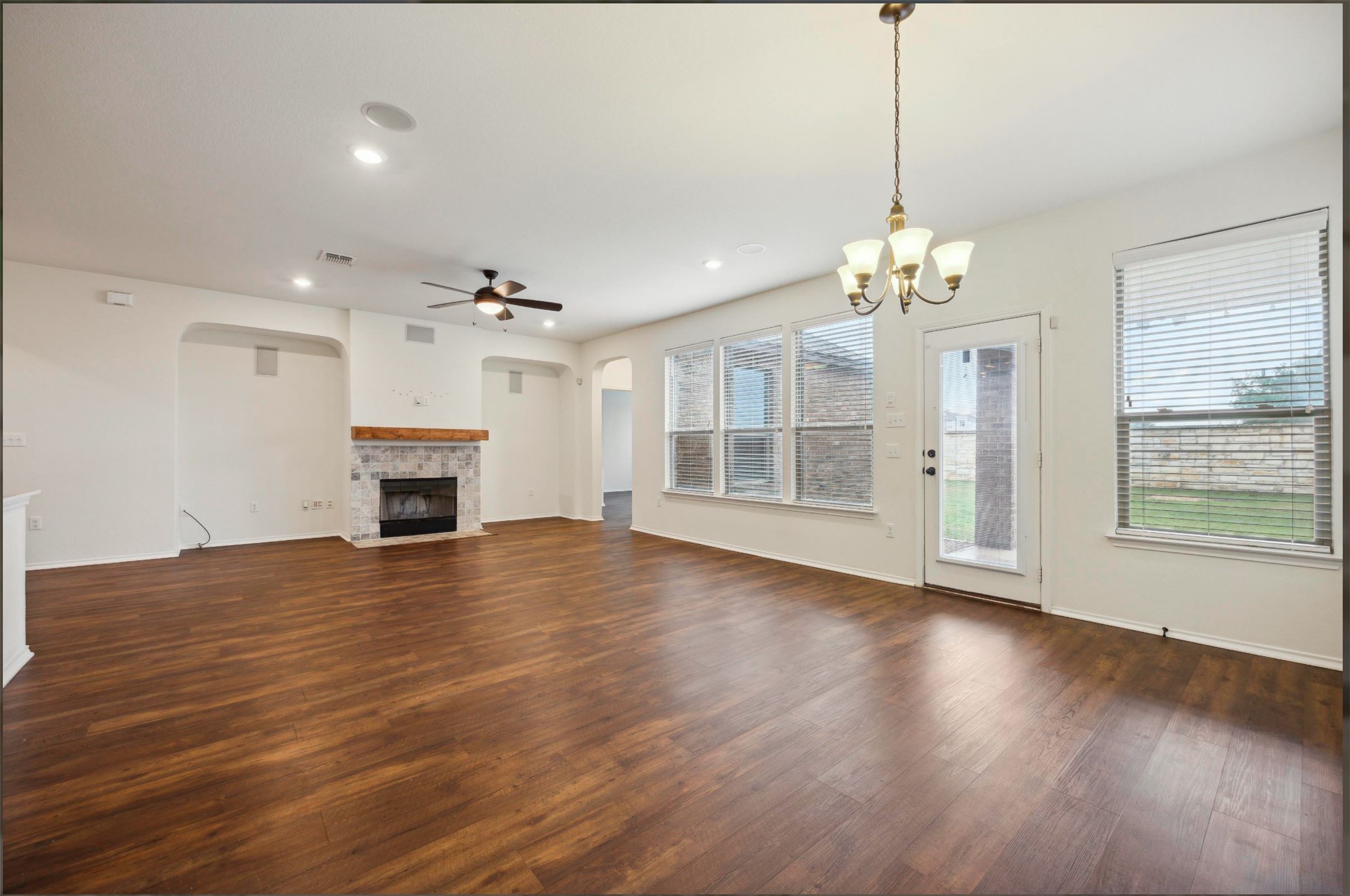 705 Vaughn Street Georgetown, TX 78628 - Photo 2 of 10