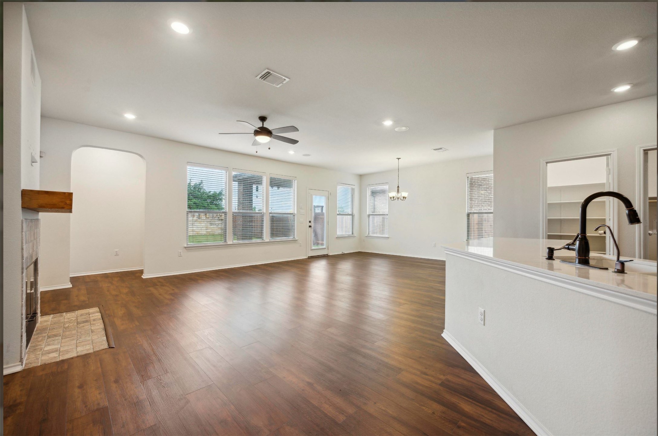 705 Vaughn Street Georgetown, TX 78628 - Photo 3 of 10