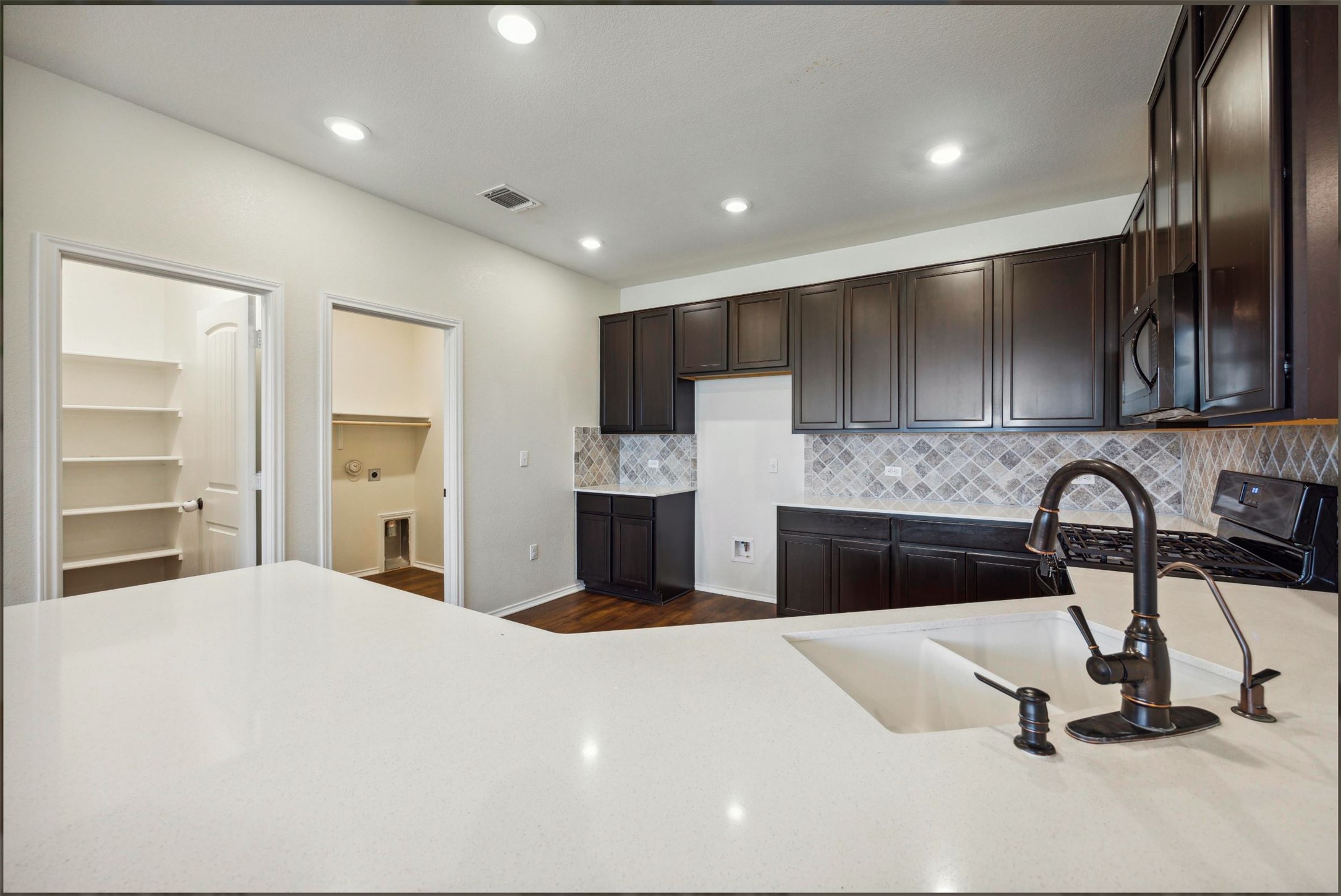 705 Vaughn Street Georgetown, TX 78628 - Photo 5 of 10