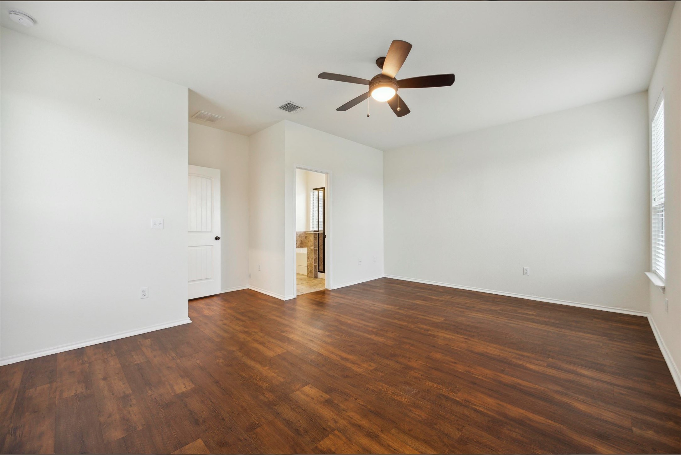 705 Vaughn Street Georgetown, TX 78628 - Photo 7 of 10