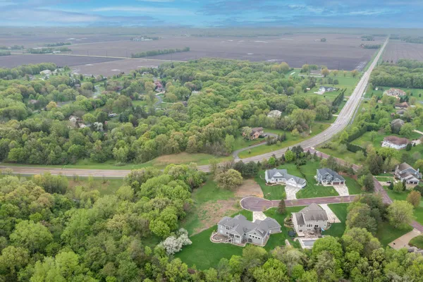 $1,274,800 | 1008 Applewood Court, Mankato, MN 56001