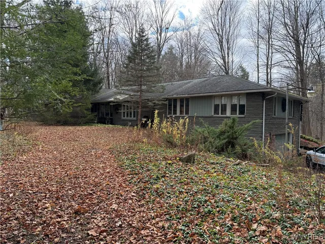 $460,000 | 380 Chairfactory Road, Elma, NY 14059