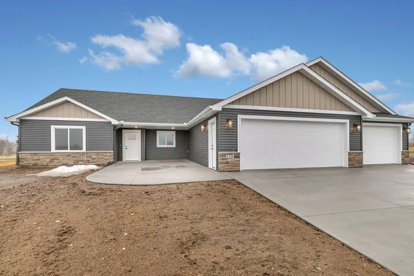 $489,900 | 129 Highland Boulevard, Melrose, MN 56352