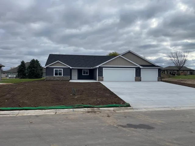 $489,900 | 129 Highland Boulevard, Melrose, MN 56352