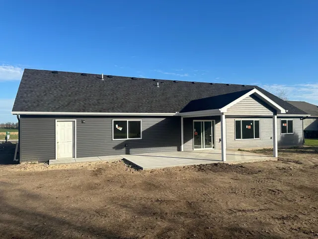 $489,900 | 129 Highland Boulevard, Melrose, MN 56352