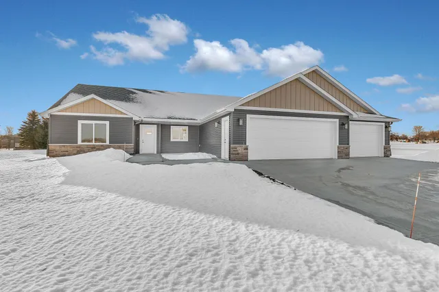 $489,900 | 129 Highland Boulevard, Melrose, MN 56352