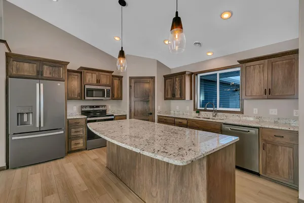 $489,900 | 129 Highland Boulevard, Melrose, MN 56352