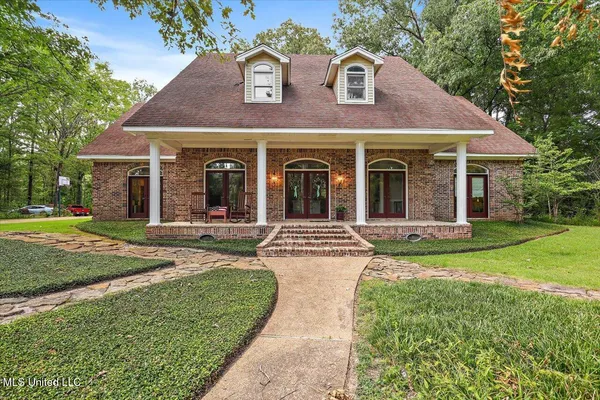 $469,900 | 1700 Dunn Pease Road, Raymond, MS 39154