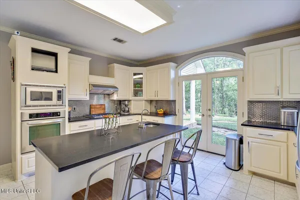 $469,900 | 1700 Dunn Pease Road, Raymond, MS 39154