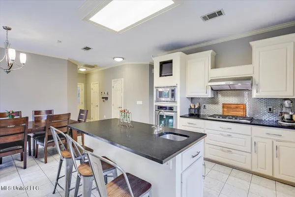 $469,900 | 1700 Dunn Pease Road, Raymond, MS 39154