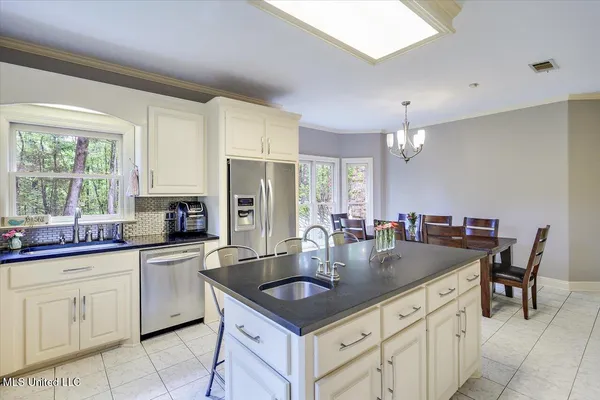 $469,900 | 1700 Dunn Pease Road, Raymond, MS 39154