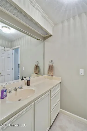 $469,900 | 1700 Dunn Pease Road, Raymond, MS 39154