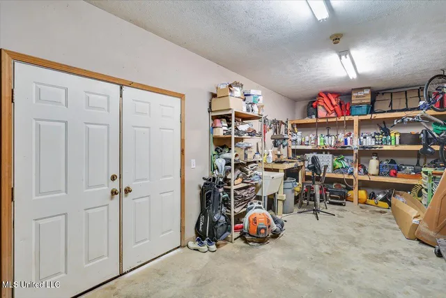 $469,900 | 1700 Dunn Pease Road, Raymond, MS 39154