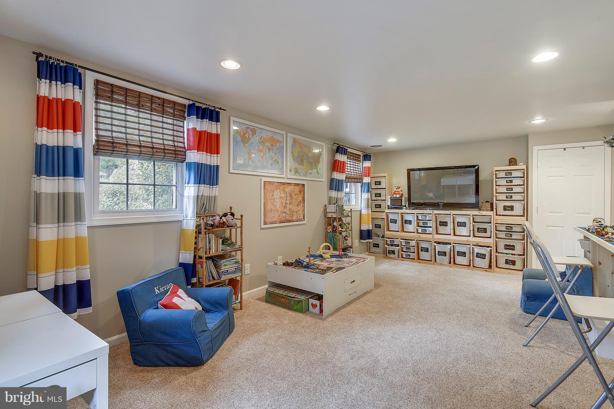 8420 Crown Place Alexandria, VA 22308 - Photo 14 of 30 Family Room