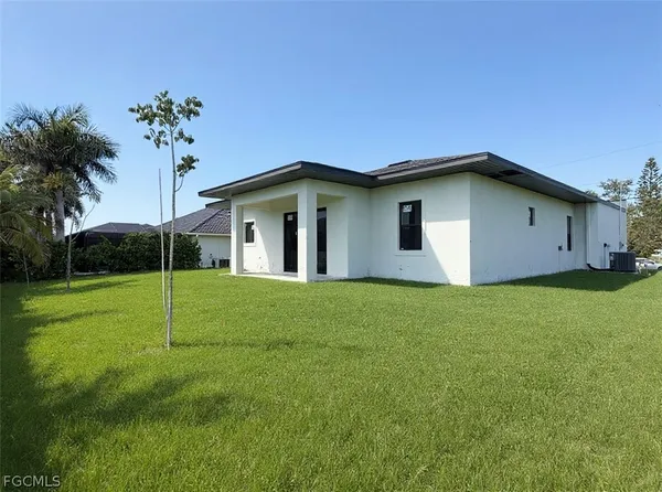 $2,300 | 4116 Northwest 20th Terrace, Cape Coral, FL 33993