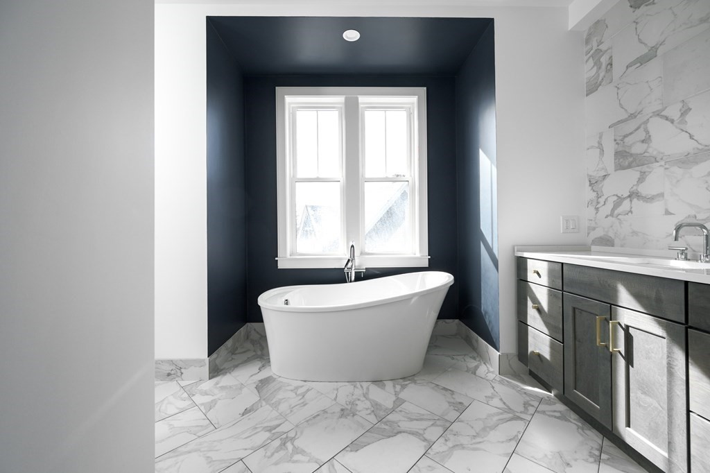5 Caspian Way, Unit 2 Boston, MA 02125 - Photo 15 of 25