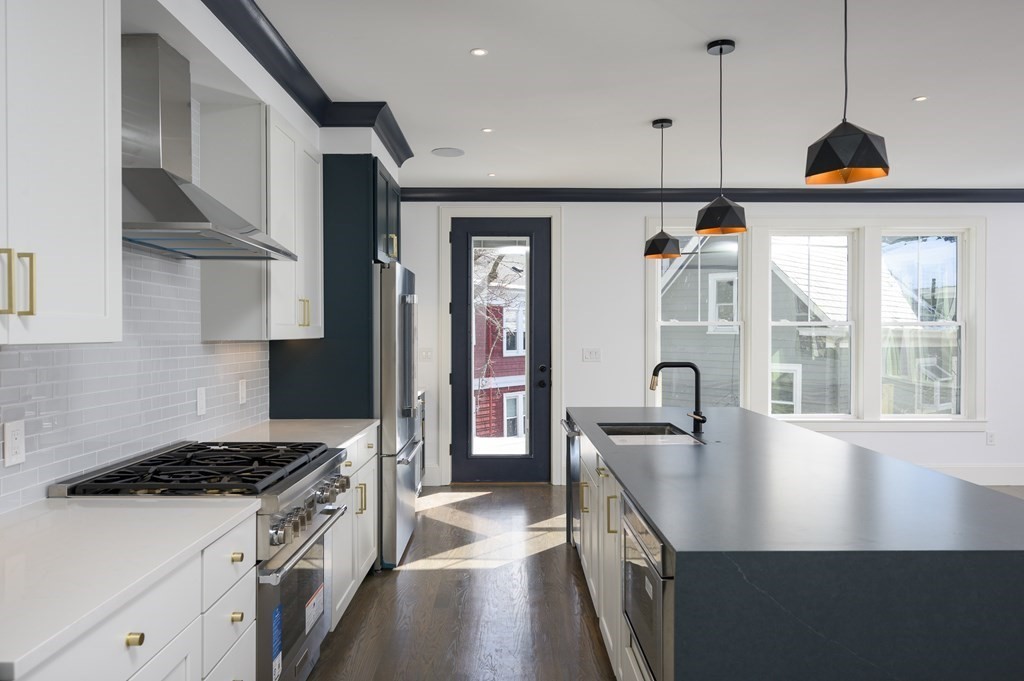 5 Caspian Way, Unit 2 Boston, MA 02125 - Photo 6 of 25