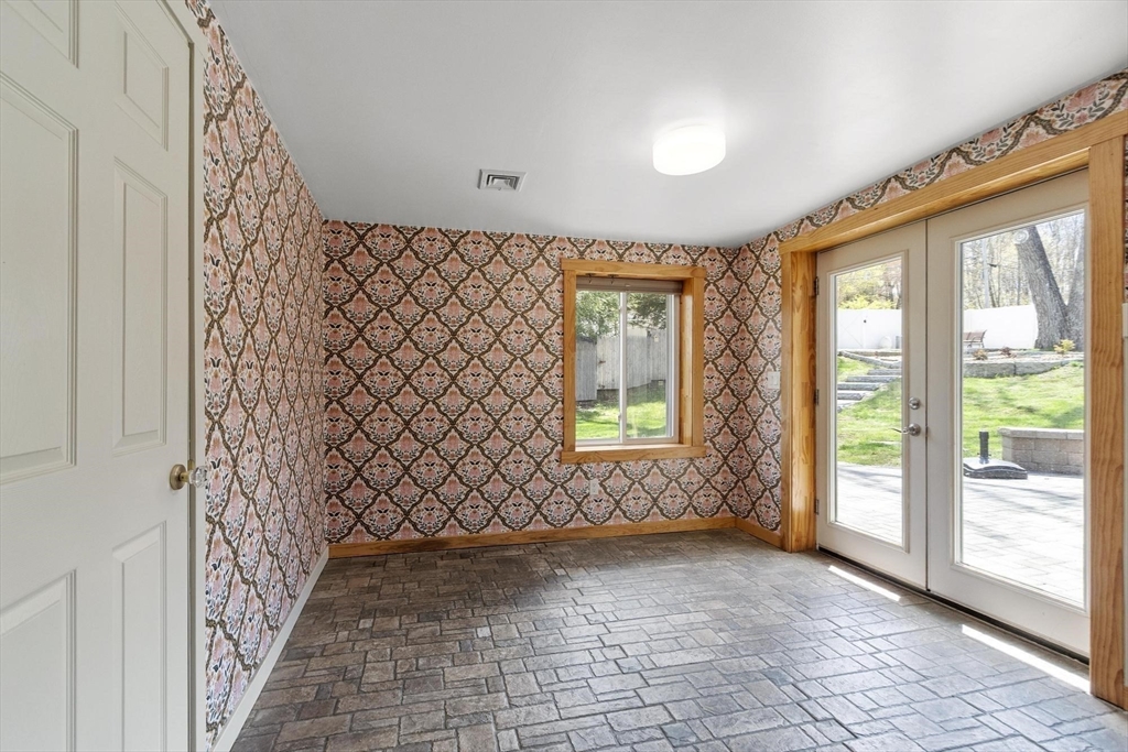 167 Townsend Harbor Road Lunenburg, MA 01462 - Photo 12 of 42 Gallery Image 12