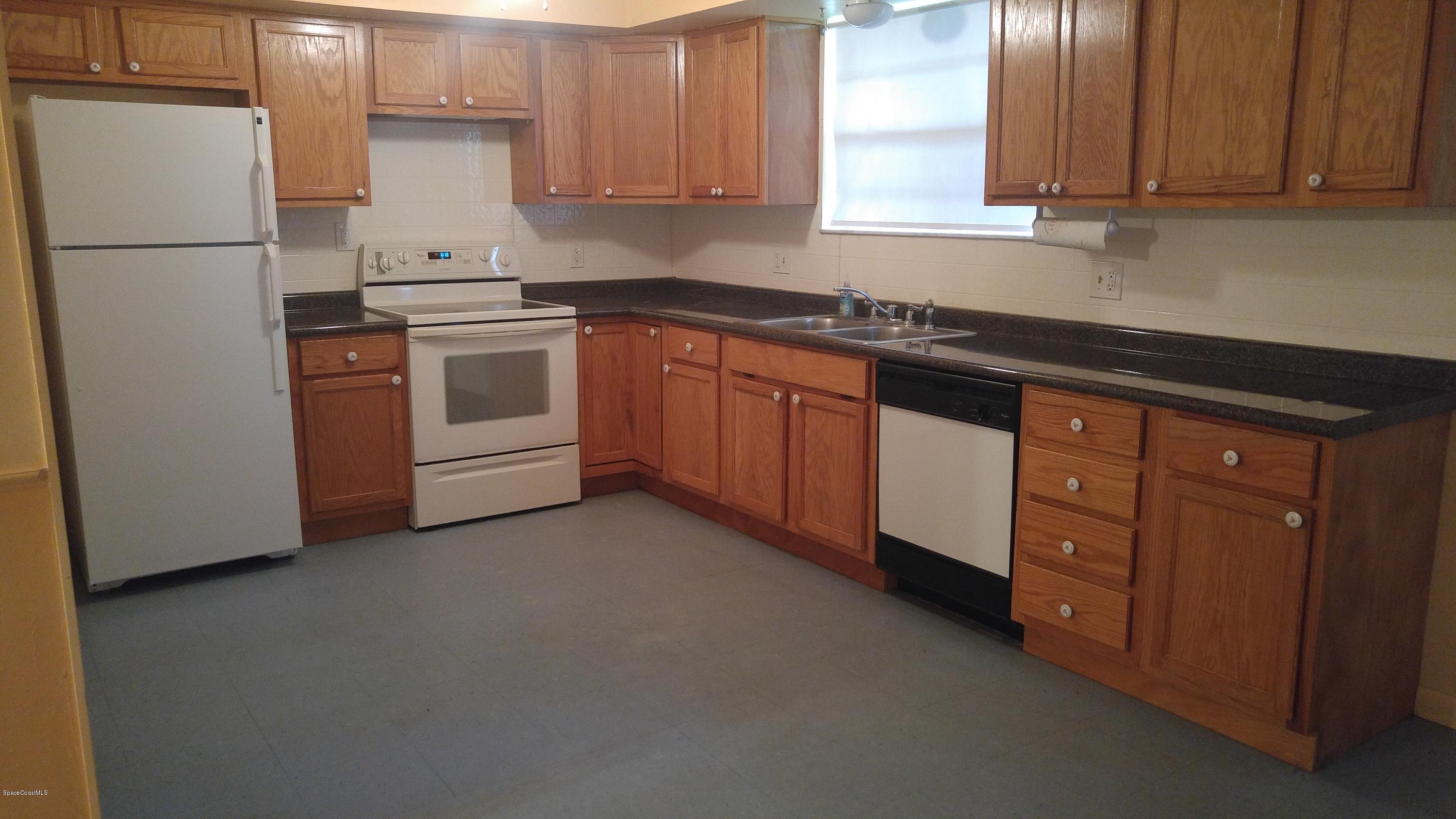 349 Warner Road Southwest Palm Bay, FL 32908 - Photo 2 of 14 Warner kitchen1 (2)