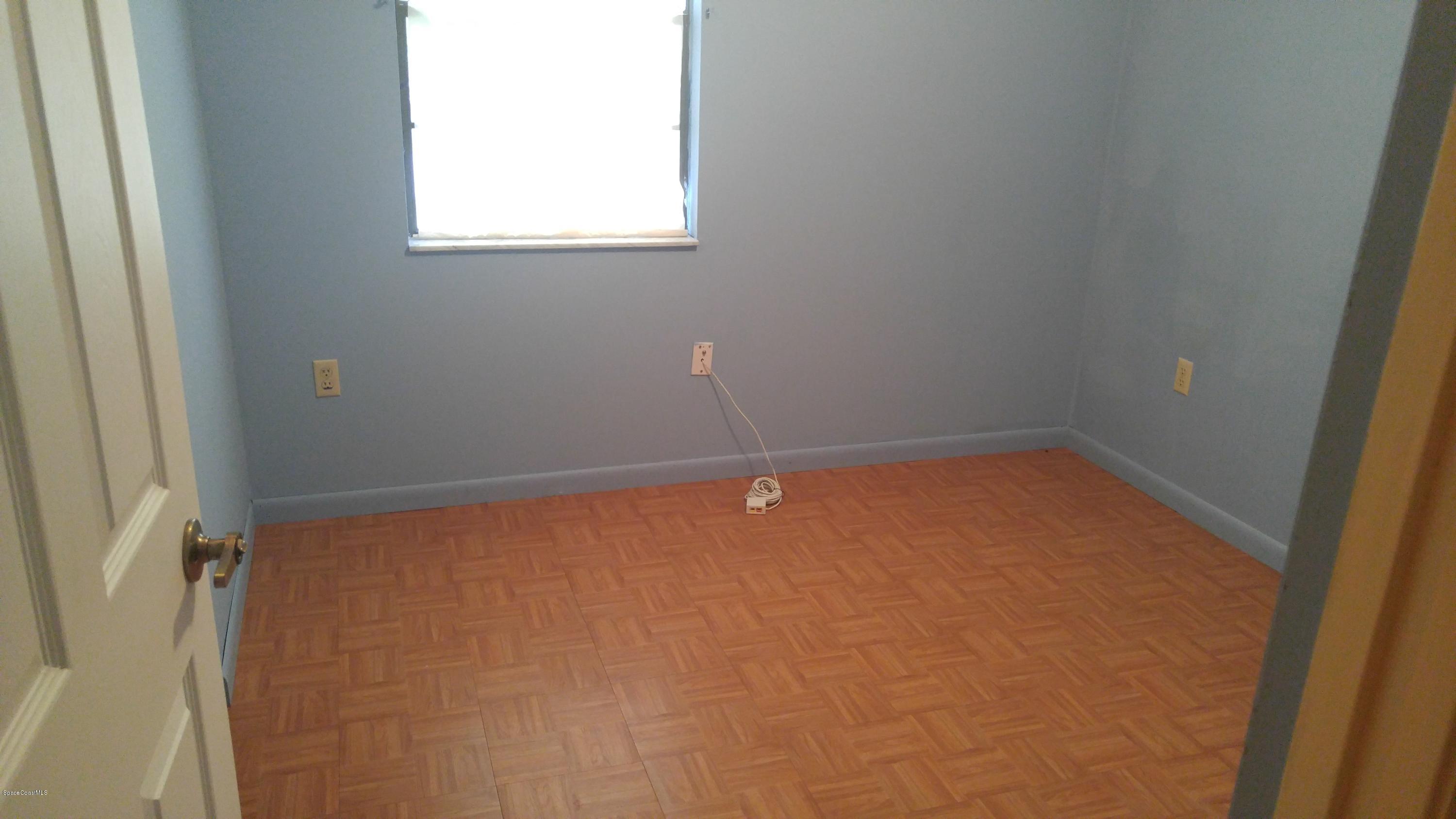 349 Warner Road Southwest Palm Bay, FL 32908 - Photo 6 of 14 Warner bed1a