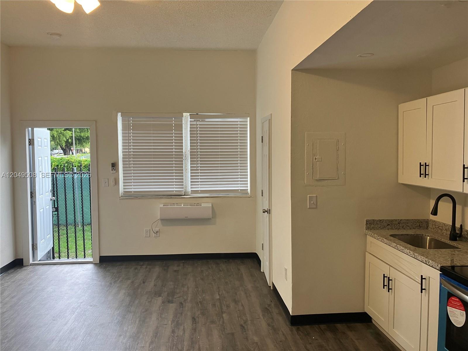 467 Northwest 8th Street, Unit 4 Miami, FL 33136 - Photo 7 of 9