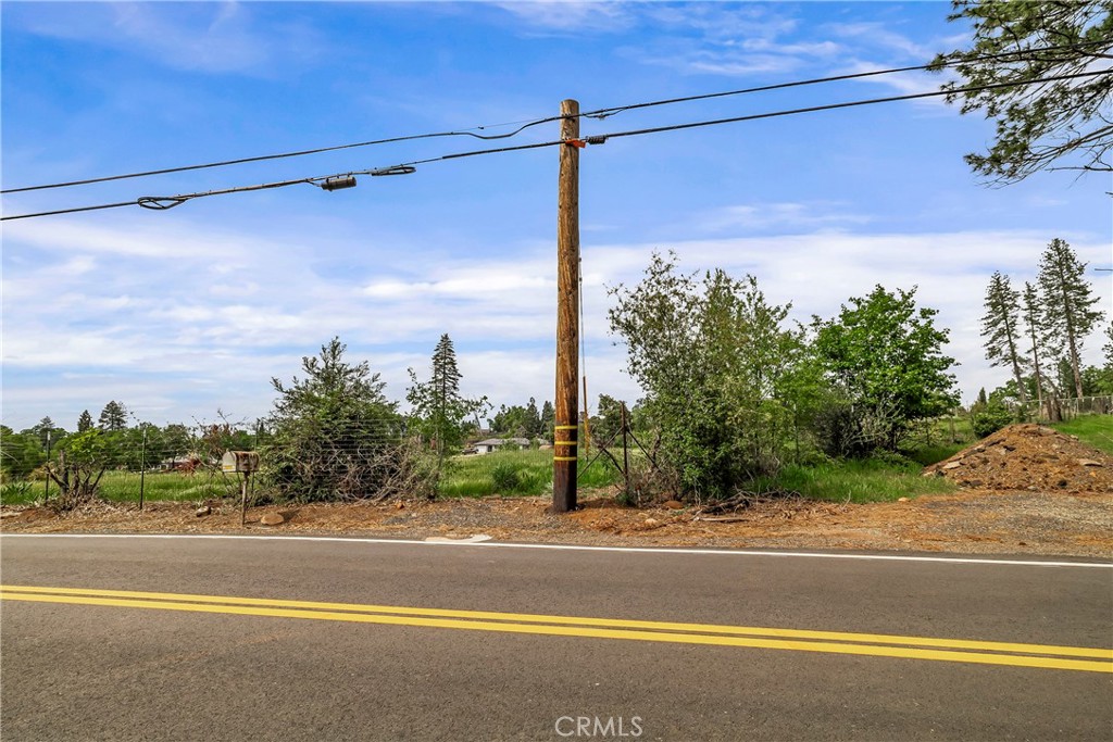 283 Roe Road Paradise, CA 95969 - Photo 13 of 33 a view of a street