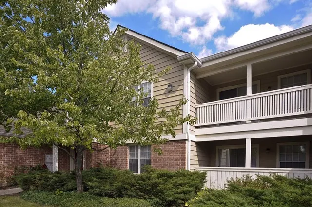 $1,828 | 31 Wisteria Lane, Unit 3727, Schaumburg, IL 60173