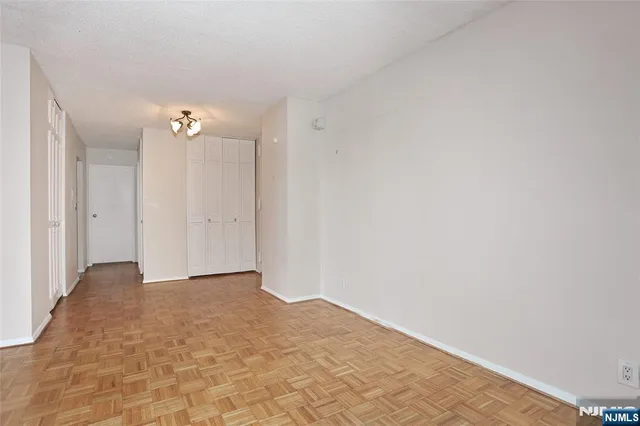 $2,700 | 300 Winston Drive, Unit 2906, Cliffside Park, NJ 07010