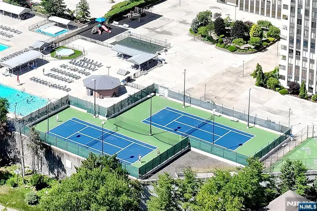 $2,700 | 300 Winston Drive, Unit 2906, Cliffside Park, NJ 07010