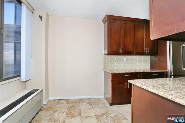$2,700 | 300 Winston Drive, Unit 2906, Cliffside Park, NJ 07010