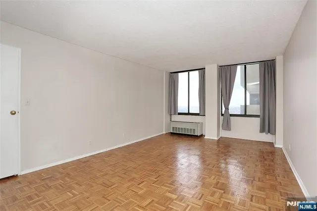 $2,700 | 300 Winston Drive, Unit 2906, Cliffside Park, NJ 07010