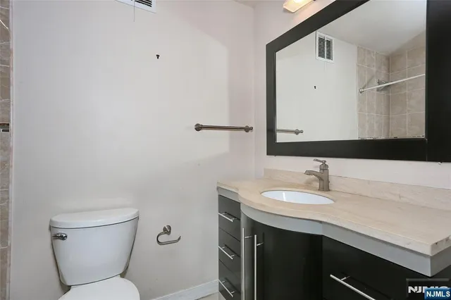 $2,700 | 300 Winston Drive, Unit 2906, Cliffside Park, NJ 07010