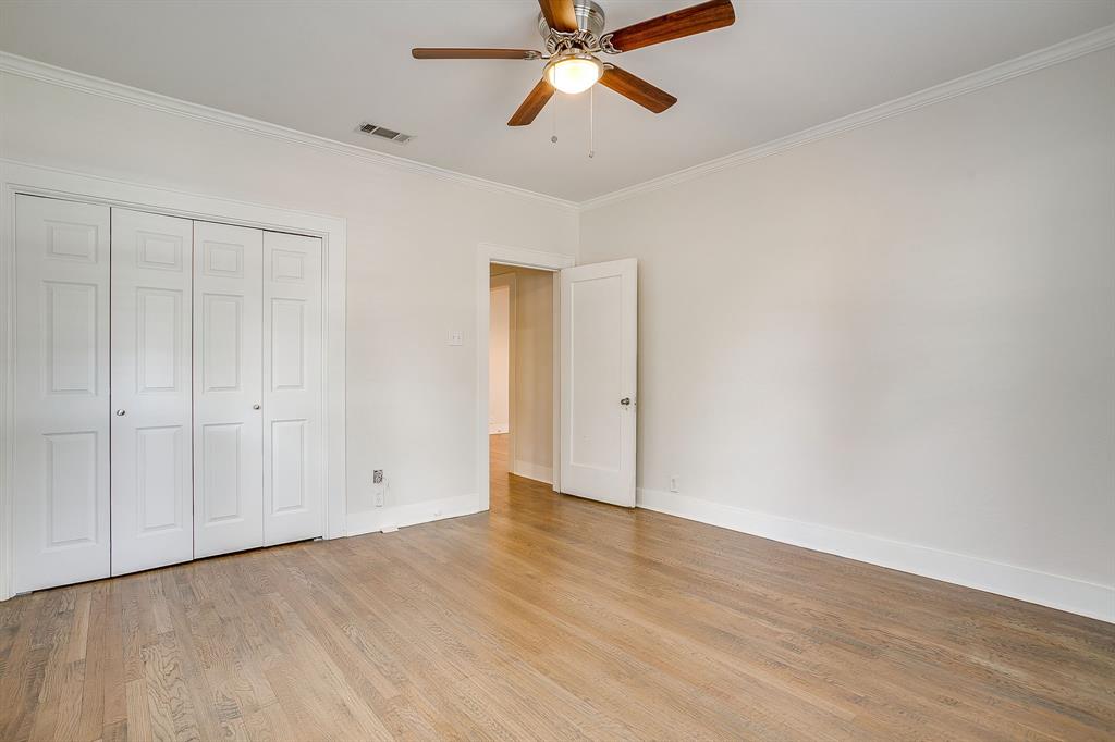 2209 West Rosedale Street South Fort Worth, TX 76110 - Photo 33 of 40 a view of an empty room and window