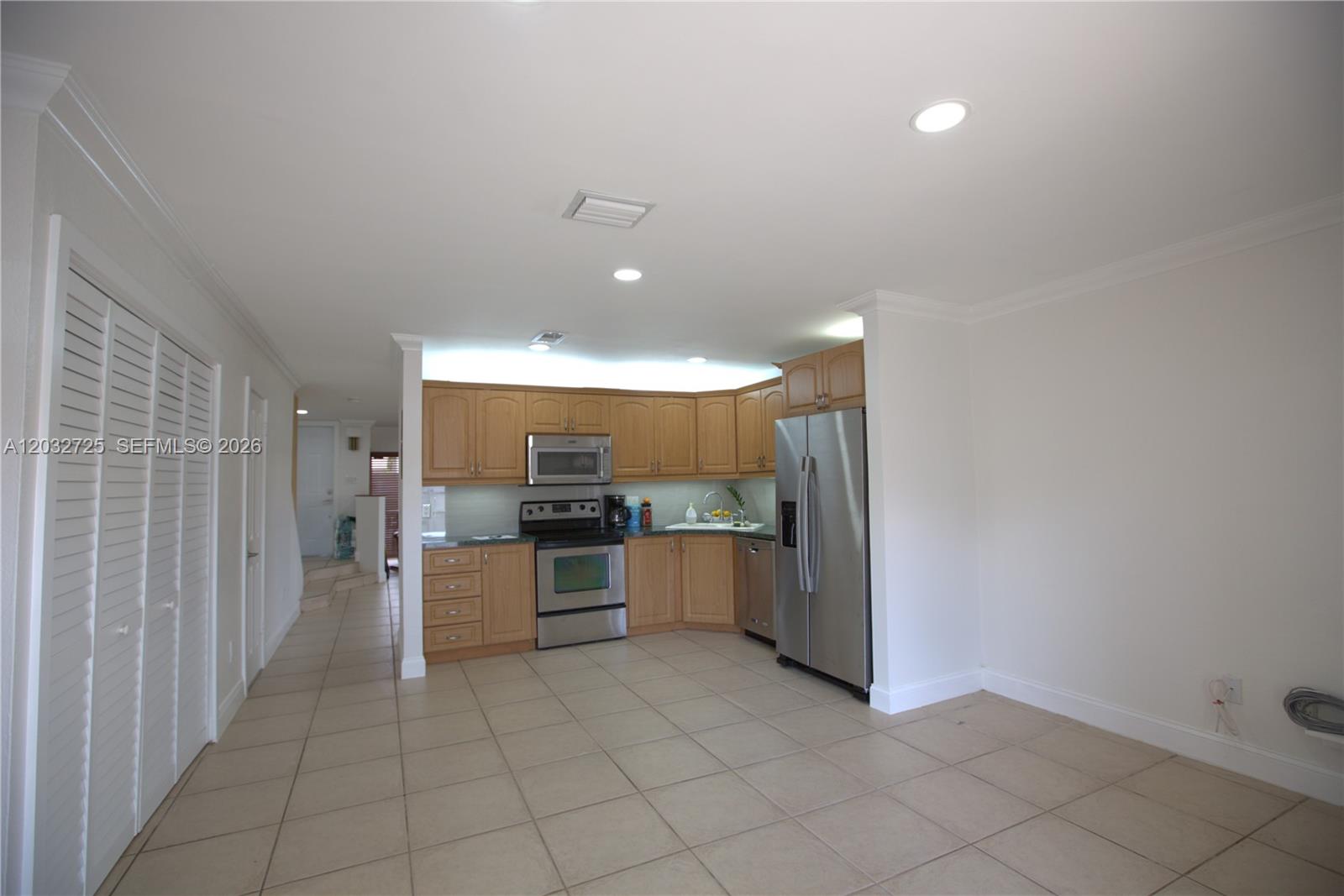 6475 Southwest 129th Avenue Miami, FL 33183 - Photo 10 of 34