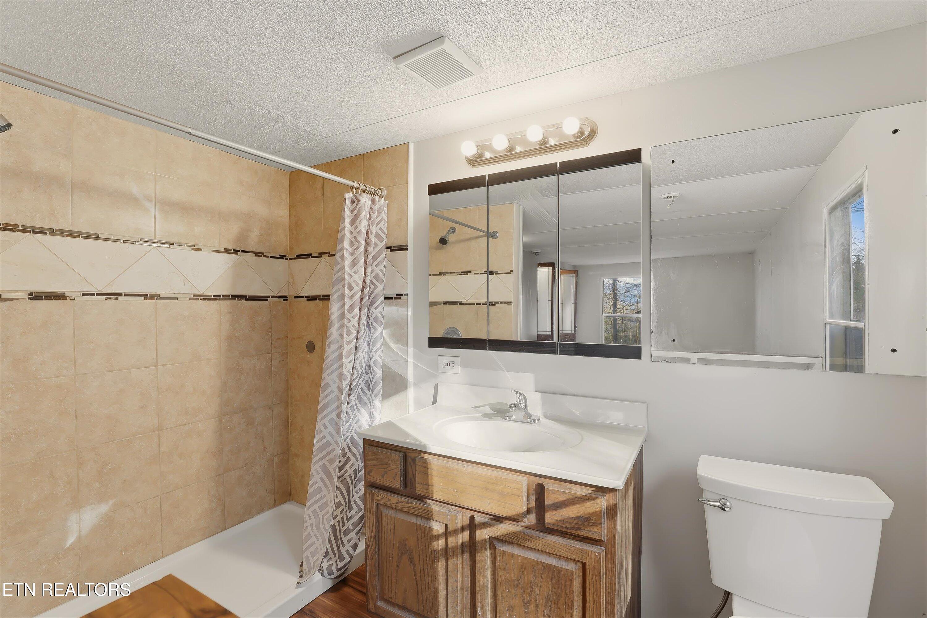 574 Peach Orchard Road Clinton, TN 37716 - Photo 16 of 27 16-574 Peach Orchard Rd-16