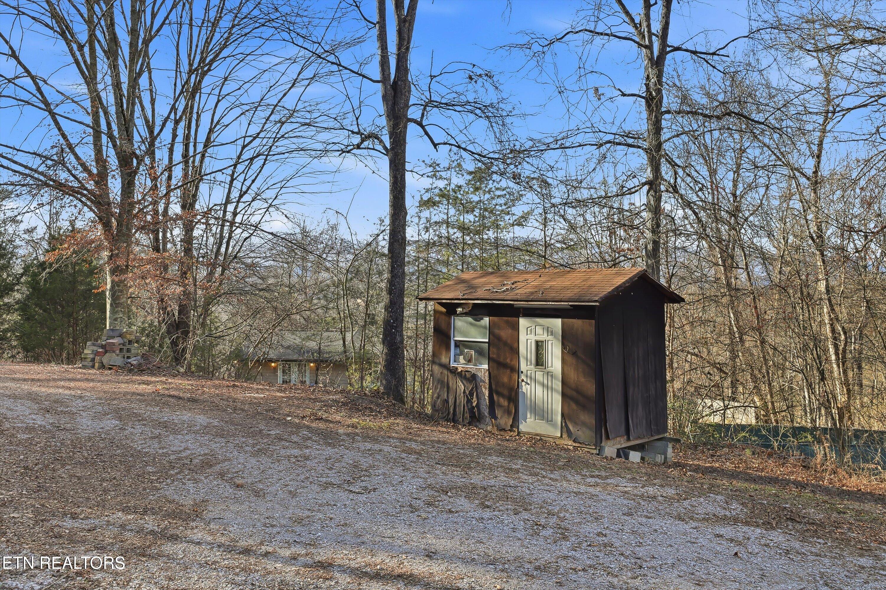 574 Peach Orchard Road Clinton, TN 37716 - Photo 18 of 27 19-574 Peach Orchard Rd-19