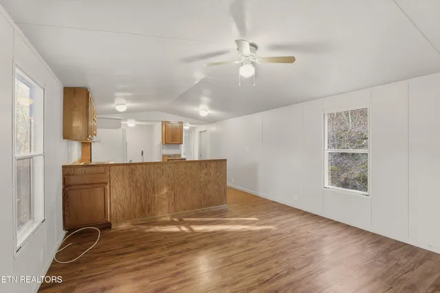 $250,000 | 574 Peach Orchard Road, Clinton, TN 37716