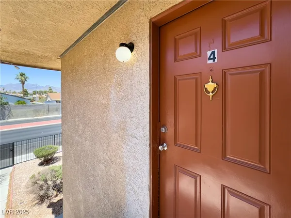 $1,300 | 2217 North Jones Boulevard, Unit 4, Las Vegas, NV 89108