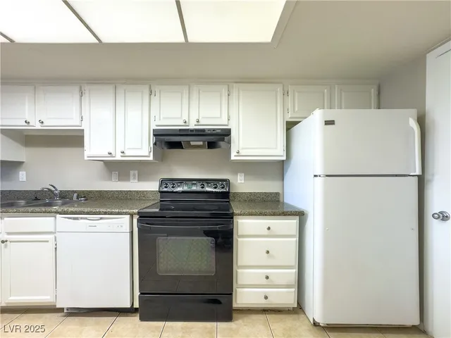 $1,300 | 2217 North Jones Boulevard, Unit 4, Las Vegas, NV 89108