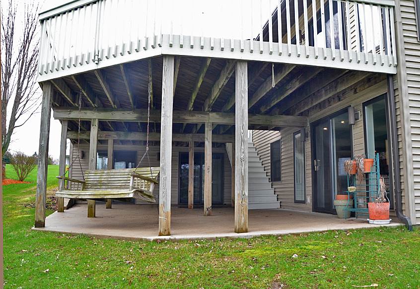 516 Baintree Road Davis, IL 61019 - Photo 4 of 25 a house view with a outdoor space