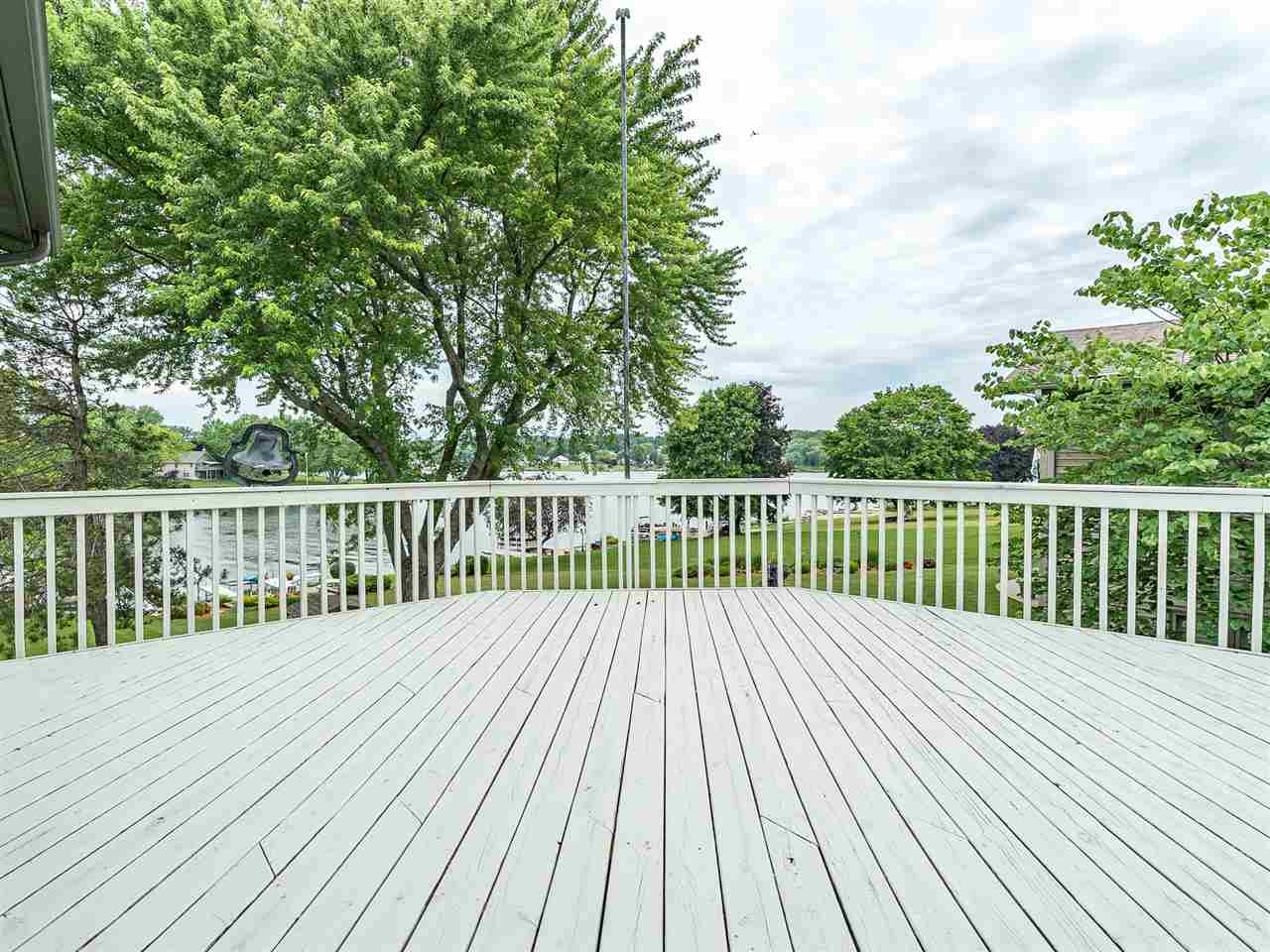 516 Baintree Road Davis, IL 61019 - Photo 8 of 25 a view of wooden deck