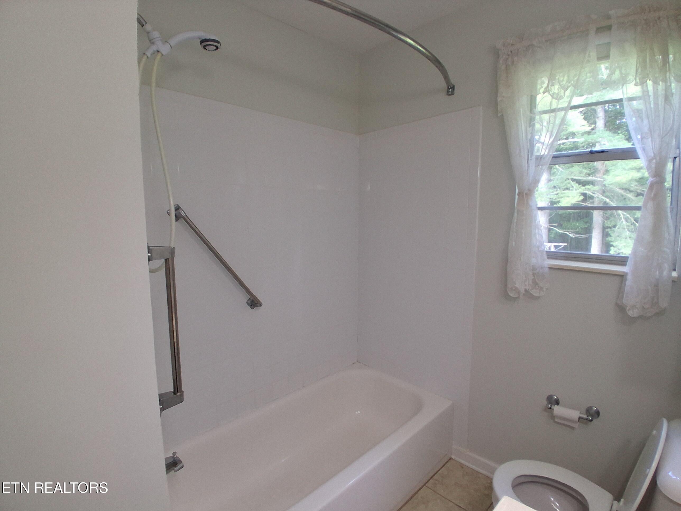 291 Evans Ridge Road Speedwell, TN 37870 - Photo 25 of 50 20260802_175621