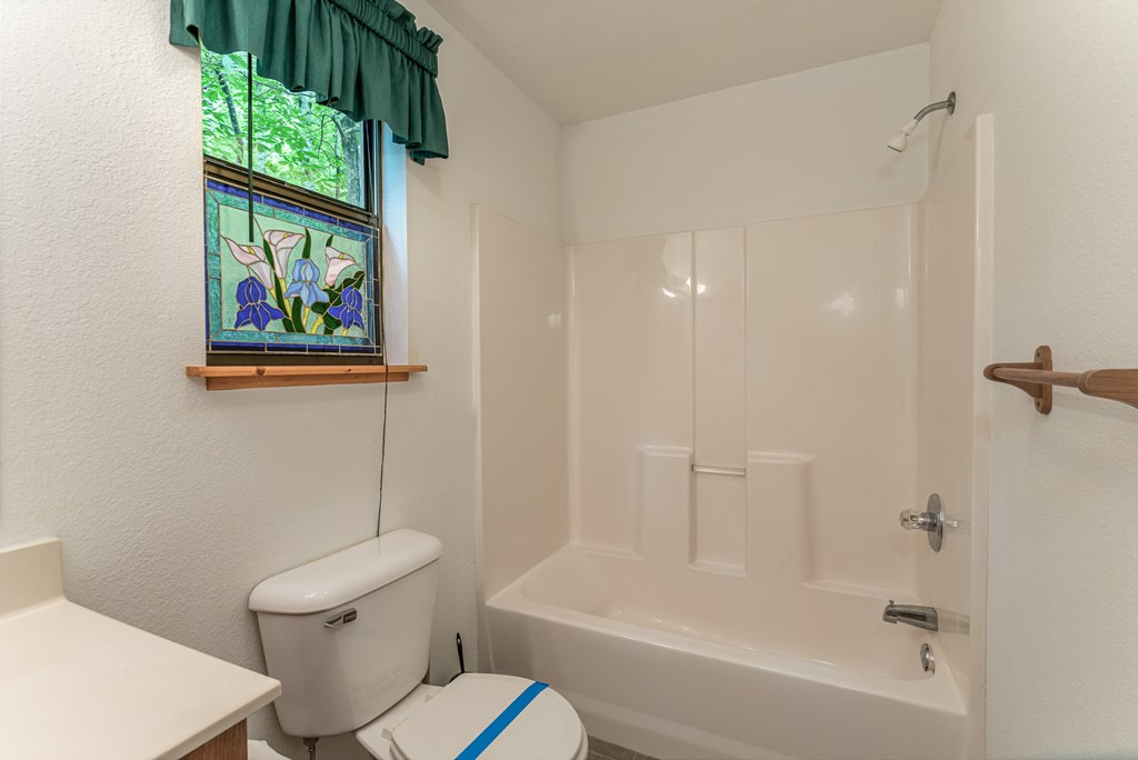 425 Boyd Ridge Drive Murphy, NC 28906 - Photo 17 of 41 Tub shower combo bathroom on main